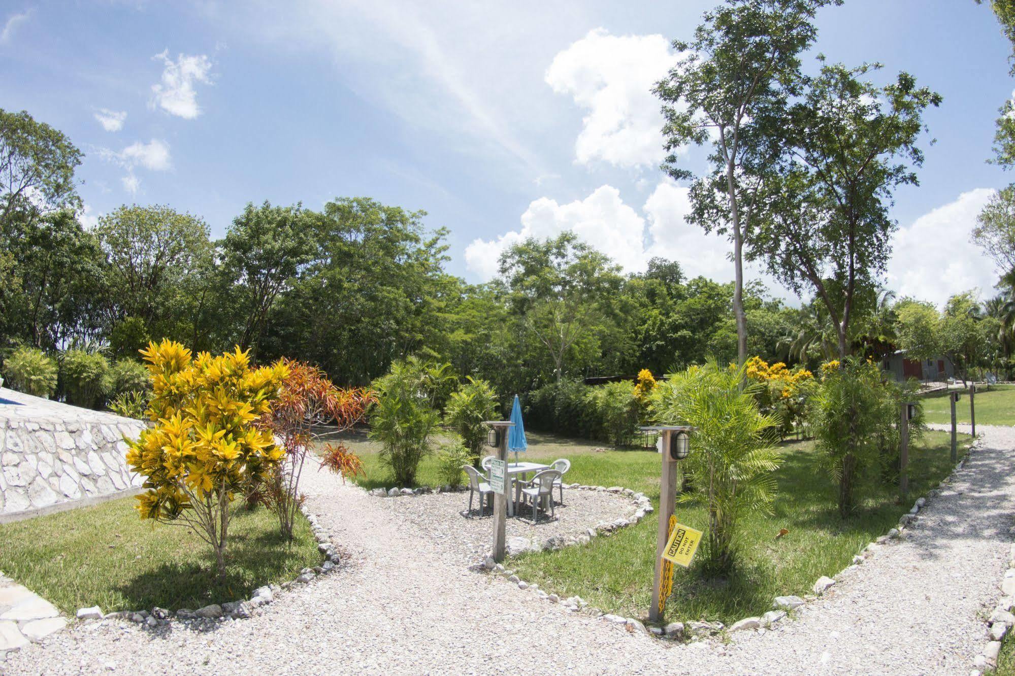 אל רמאטה Maya Zac Peten Jungle Lodge מראה חיצוני תמונה